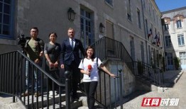 德阳网红吃瓜事件视频曝光,视频曝光引发网友热议